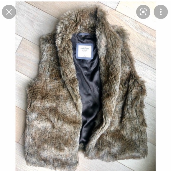 Abercrombie And Fitch Faux Fur Vest 